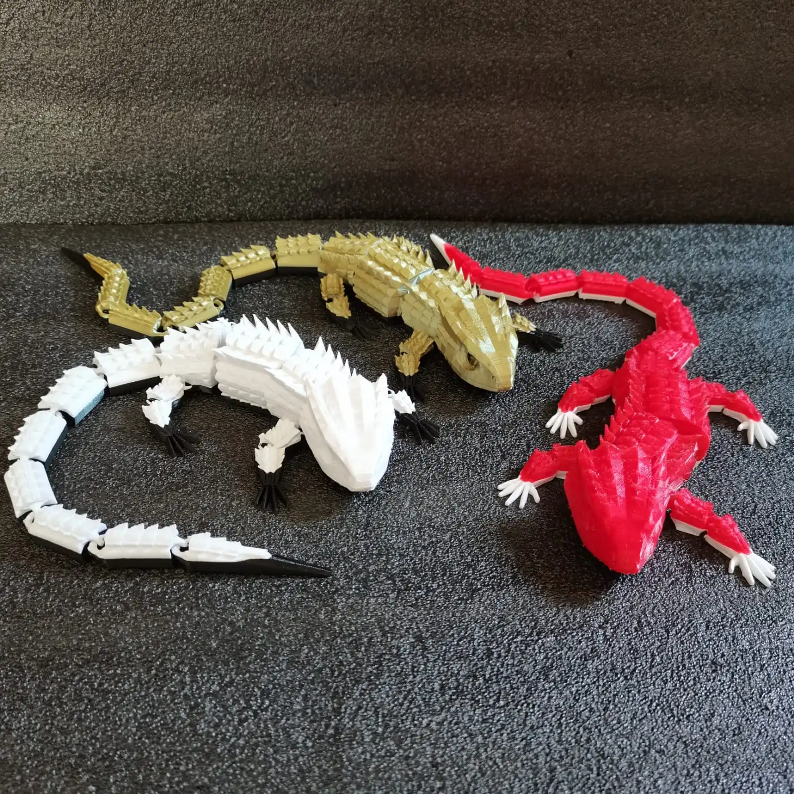 Articulated Red Eyed Crocodile Skink - Pixel Wix